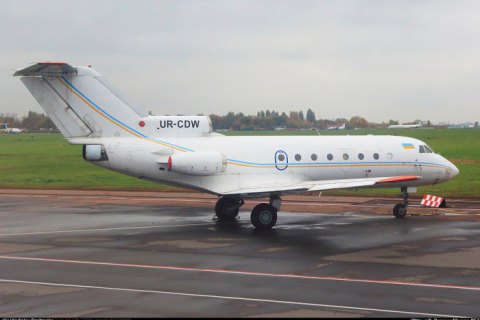 На OpenMarket продают пассажирский самолет Як-40 за 4,5 млн гривен