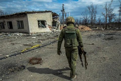 На Донбассе приключилось 17 обстрелов: один-одинехонек военный погиб, еще один-одинехонек - ранен