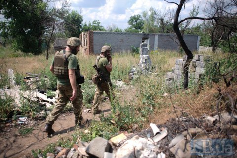 Шестеро военных получили ранения и травмы на Донбассе