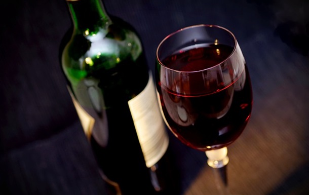 Умеренное употребление алкоголя не приводит к слабоумию − ученые