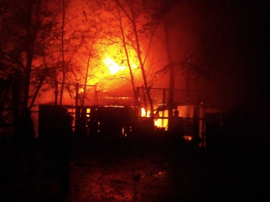 LION в огне: в Ровно горит ресторан в парке(фото)